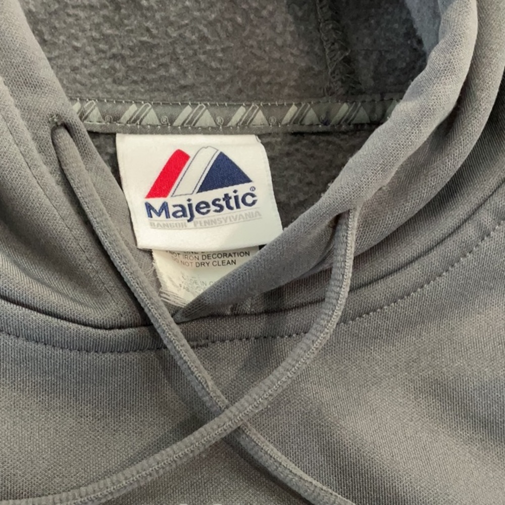 Phillies MLB hoodie. Men size S - Picture 7 of 11